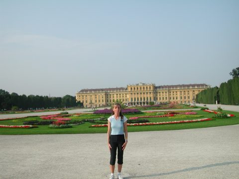 Ich vor dem historischen Schloss Sch&ouml;nbrunn