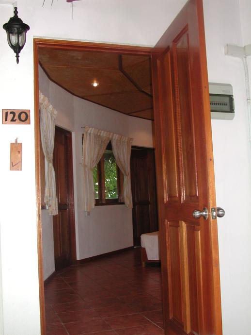Blick von der Eingangst&uuml;r in unseren Bungalow